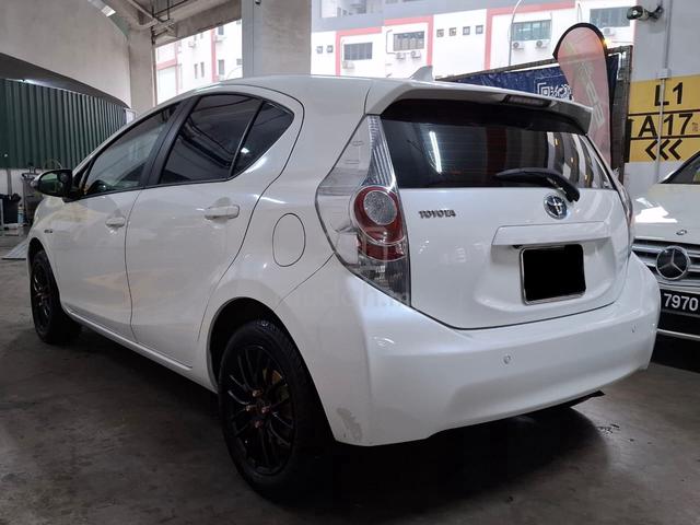 2012 Toyota Prius C 1.5 Hybrid Hatchback ONE OWNER - 3