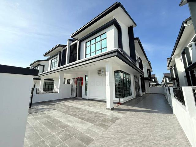 Mutiara Rini/ Mutiara Maju/ Full Furnish Cluster House/ Skudai 1