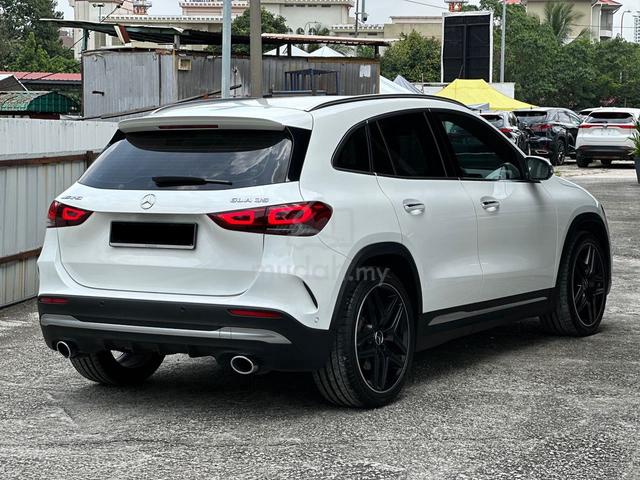 2022 Mercedes Benz GLA35 AMG 4MATIC 31K F/Service - 4
