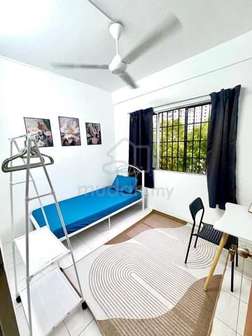 [SEBELAH LRT] Female Muslim Only 24Hrs Security With Lif @ Cemara Apt 1