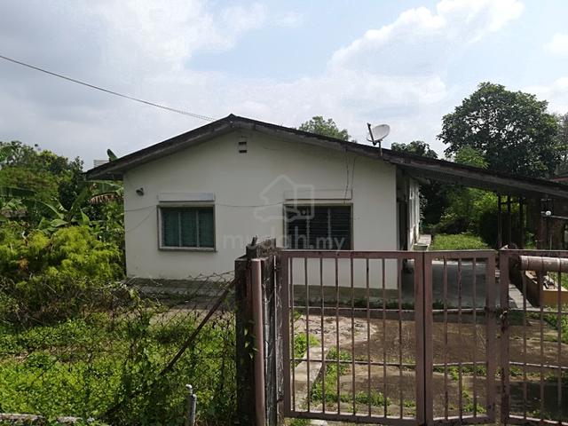 Single storey bungalow off of Jalan Rasah 1