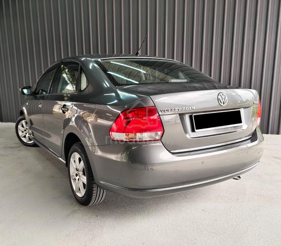 Volkswagen Polo 1.6 (A) LOW MILE F/SERVICE RECORD - 4