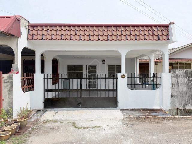 Jalan Serikaya, Taman Segamat Baru, Segamat, Single Storey Low Cost 1