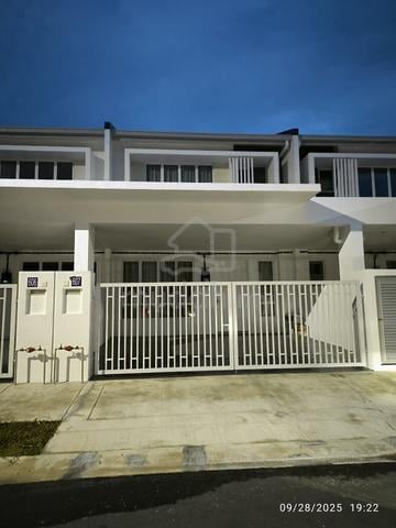 Untuk Disewa : Rumah Teres 2 tingkat di Bandar Sri Sendayan (TIS 2) 1