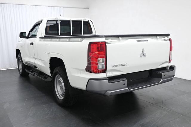 2024 Mitsubishi TRITON 2.4 VGT (M) TIPTOP 1-OWNER - 4
