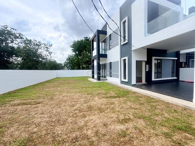 [ 5 min to Lotus Cheng ] Freehold Double Storey Terrace Melaka Tengah 1