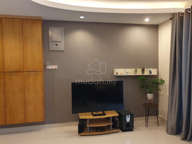 Krystal Court 3 Storeys Landed House | 4 Bedrooms | with backyard 1