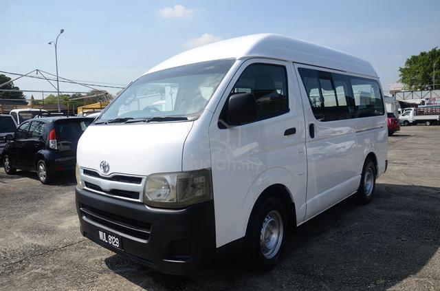 2010 Toyota HIACE 2.5D WINDOW VAN 11 Seater - 1