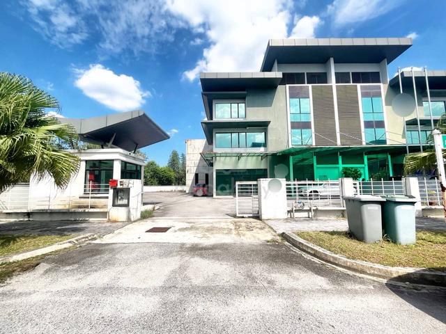 FREEHOLD | Triple Storey Semi D Factory Bukit Jelutong Industrial Park 1