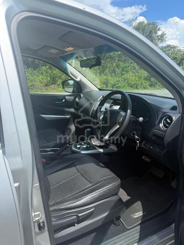 2019 Nissan NAVARA 2.5 V (A)4X4 FULL LOAN - 4