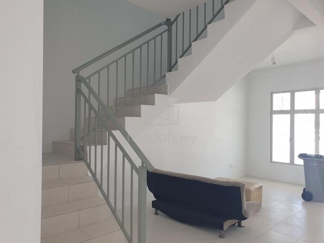 Bare unit double storey at Taman Scientex Jasin Mutiara, Melaka. 4