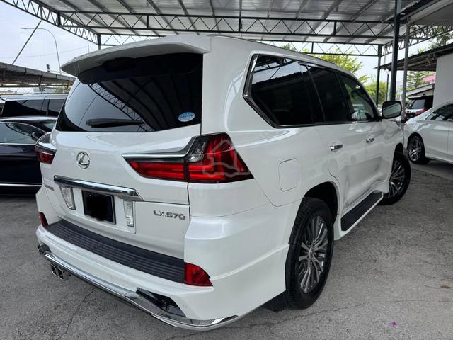 2017 Lexus LX570 5.7 (A) Tip Top Boleh Loan - 2