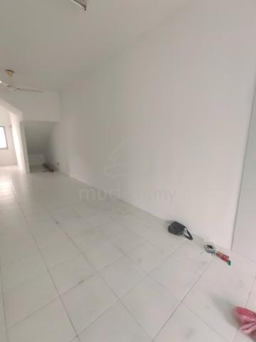 The Lake Residence townhouse in Taman Putra Perdana 1