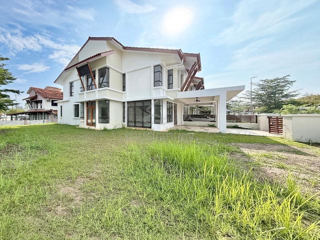Corner Lot 2 Tingkat Ilmia 2 Alam Sari Bangi - 4273 sft Freehold 1