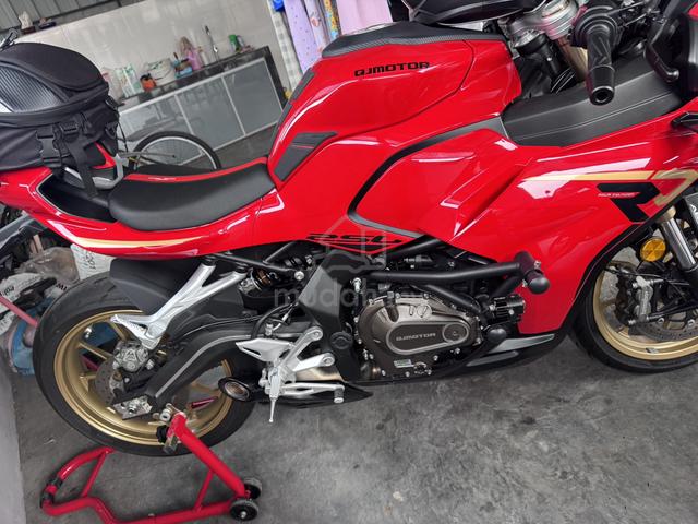 QJMOTOR SRK250RD Red 2026 – Excellent Condition - photo 3 of 5