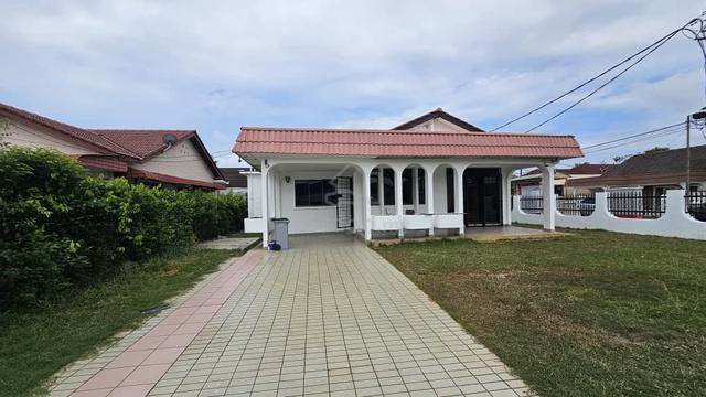 Freehold ✅ Corner ~1 Storey Bungalow Sin Hoe Garden Bukit Baru Melaka 1