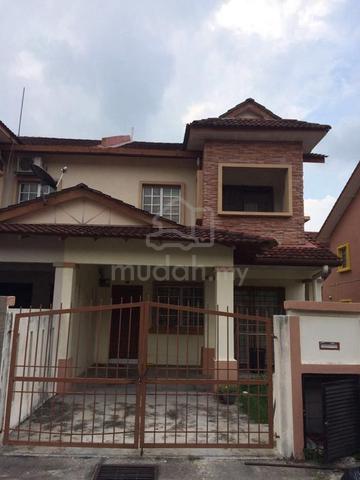 Landed 2 Tingkat 4 Bilik Near UKM ,SEKOLAH,KEDAI Bangi ready to movein 1