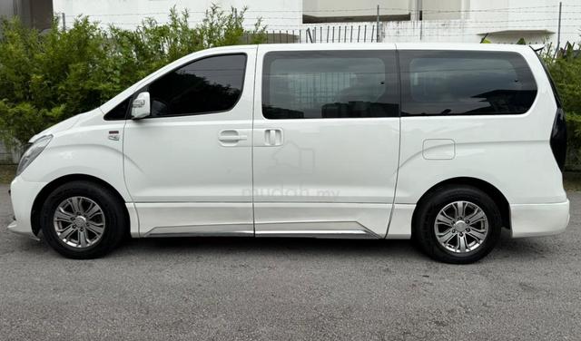 2017 Hyundai GRAND STAREX 2.5 ROYALE PREMIUM (A) - 4