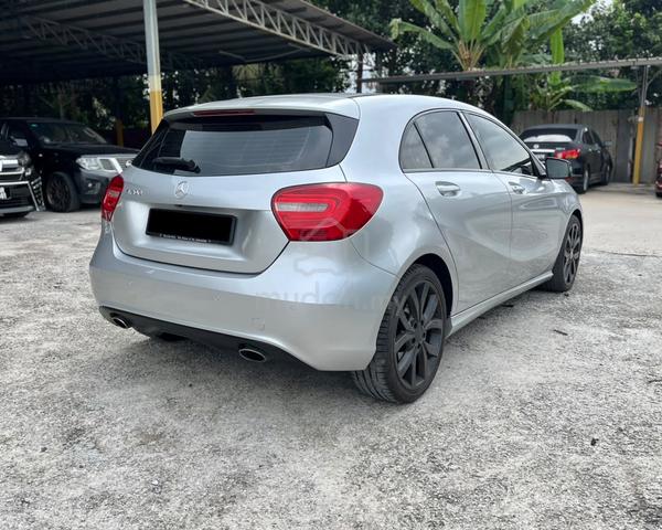 LKEDAI 2014 Mercedes Benz A200 1.6 B/EFCY W176 CBU - 2