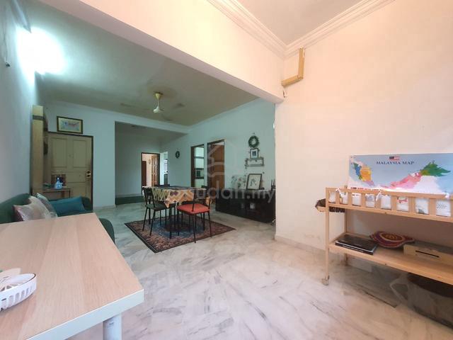 Putra Apartment 1