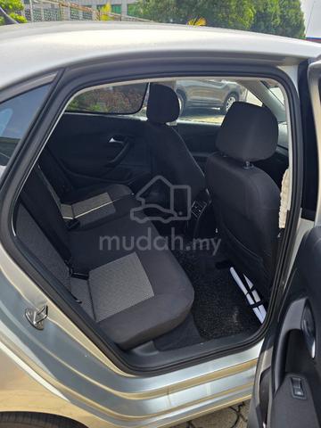 2017 Volkswagen VENTO 1.6 COMFORTLINE (A) - 4