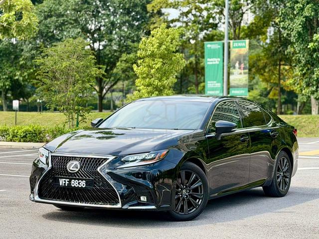 ON THE ROAD 2014 Lexus ES250 2.5 LUXURY (A) - 1