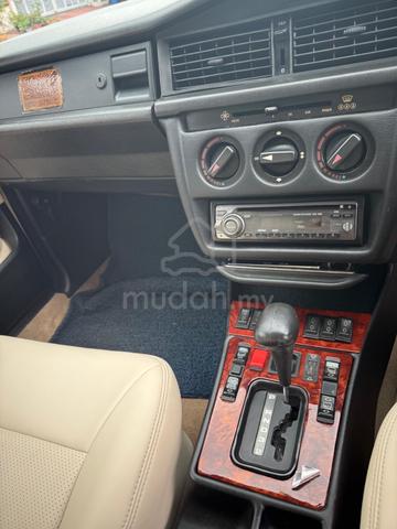 1987 Mercedes Benz 190E 2.0 - 4