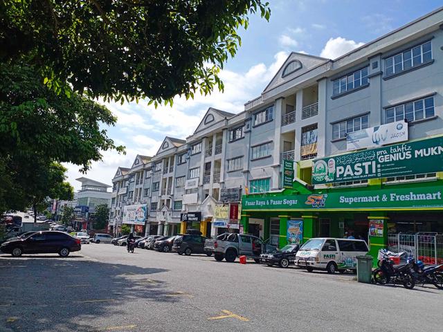 1st Floor shop-office : Tmn Kajang Perdana : Kajang : Facing Main Road 1