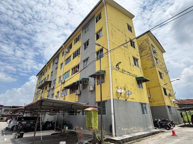 Batu Pahat ,Flat Tingkat Bawah ,Tmn Flora Utama ,3 bilik 2 bilik air 1
