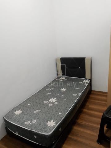 Direct Bus to CIQ | Single Room [ Stulang ] 1