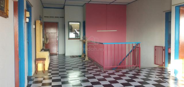 bilik sewa perempuan pekan masjid tanah 1