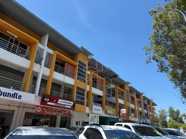 Harumas 118 Commercial Centre 1