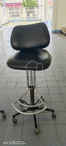 Pair of black drafting bar stools with wheels - photo 3 of 6