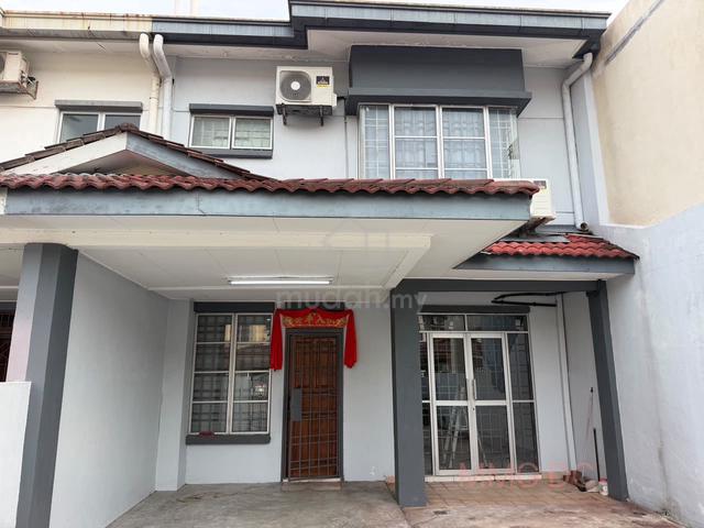 Bandar Botanic Klang 2 Storey 4 Room 3 Bath Partial Furnish Ready Unit 1