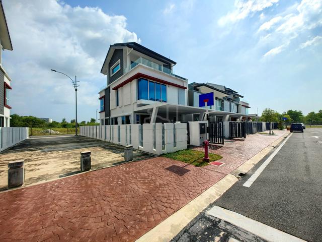 END LOT 3 Storey Superlink House Residensi Aurora Cyberjaya RENOVATED 1