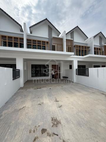 Double Storey For Rent at Gelang Patah 1