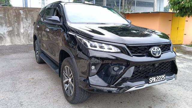 2018 Toyota Fortuner SRZ 2.7V TRD Sportivo 7Seater - 3