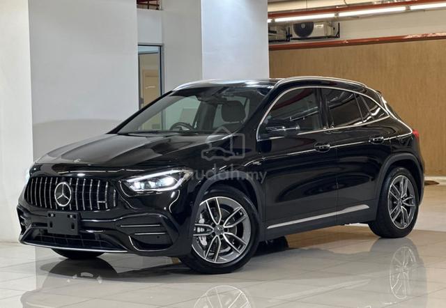 2021 Mercedes Benz GLA35 AMG 4MATIC / PANROOF - 3