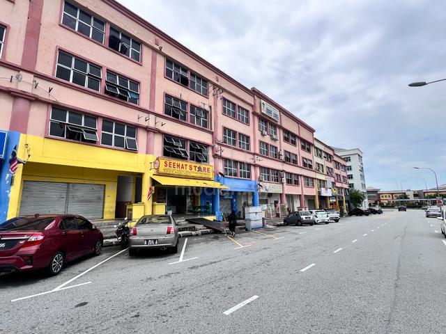 Shoplot Bandar Baru Nilai 4 Tingkat Dekat Masjid dan AEON Mall 1