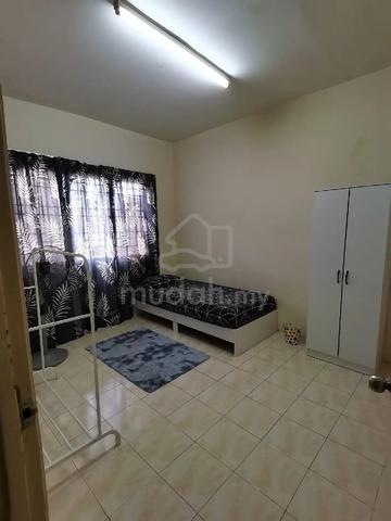 Bilik Wanita Seri Kembangan 1