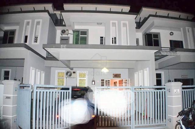 [Dekat Aeon Ayer keroh] Double Storey Terrace Tmn Merak Mas 1