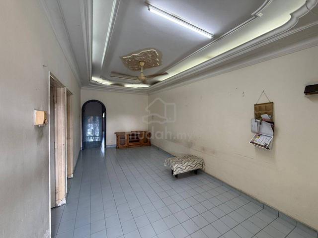 Johor Jaya / Single Storey / Low Deposit / Below Market 1