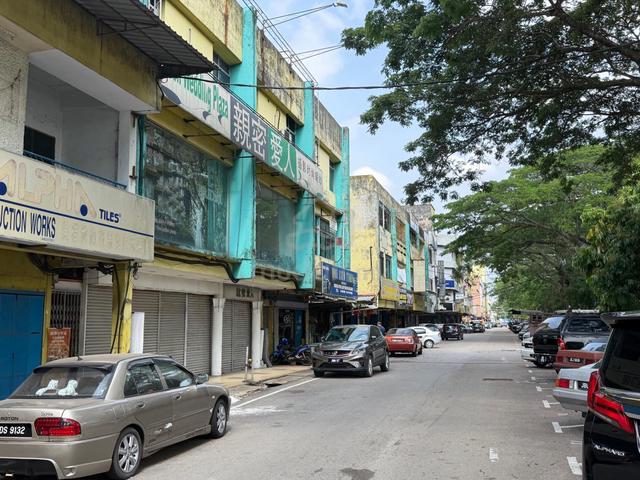 Kulai - 3 Storey Shop For Rent 1