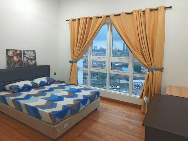 TriTower CIQ Small room walk custom Singapore low depo free Wifi Rnf 1