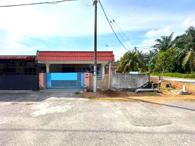 1-storey Terraced House for Sale, 3 Bedroom, 2454 sq.ft, Teluk Intan ...