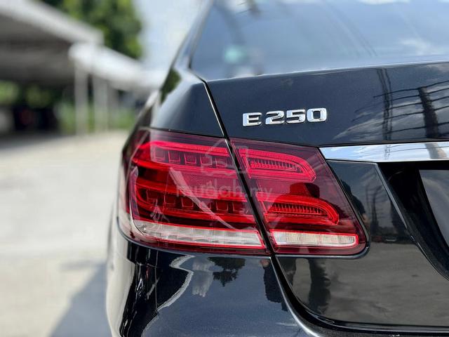 Mercedes Benz E250 AMG 2.0 FACELIFT 1OWNER WARANTY - 3