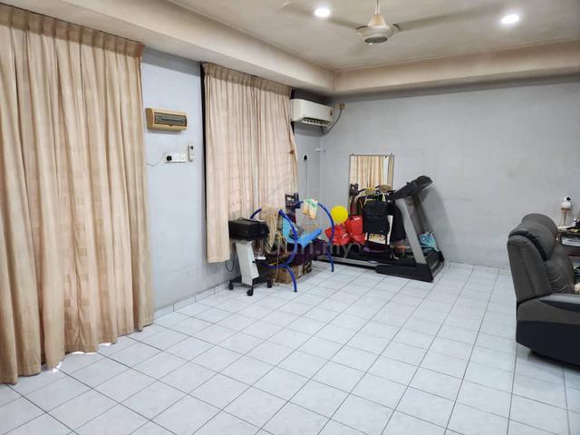 Bukit Indah Double Storey Terrace | Freehold | Fully Extended Kitchen 1