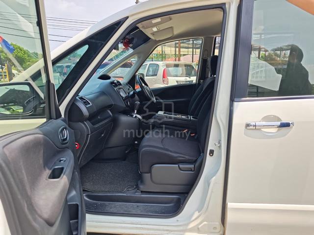 2013 Nissan SERENA FULL SPEC 2.0 (AUTO) - 4