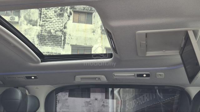 Toyota Alphard 2.5 SC SUNROOF/FULL LOAN - 4