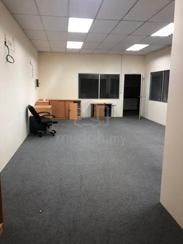 Double Storey Corner Factory for Rent  双层角头工厂出租 1
